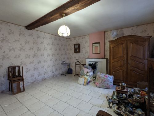 Maison en Vente sur VILLEREAU 16870.jpg
